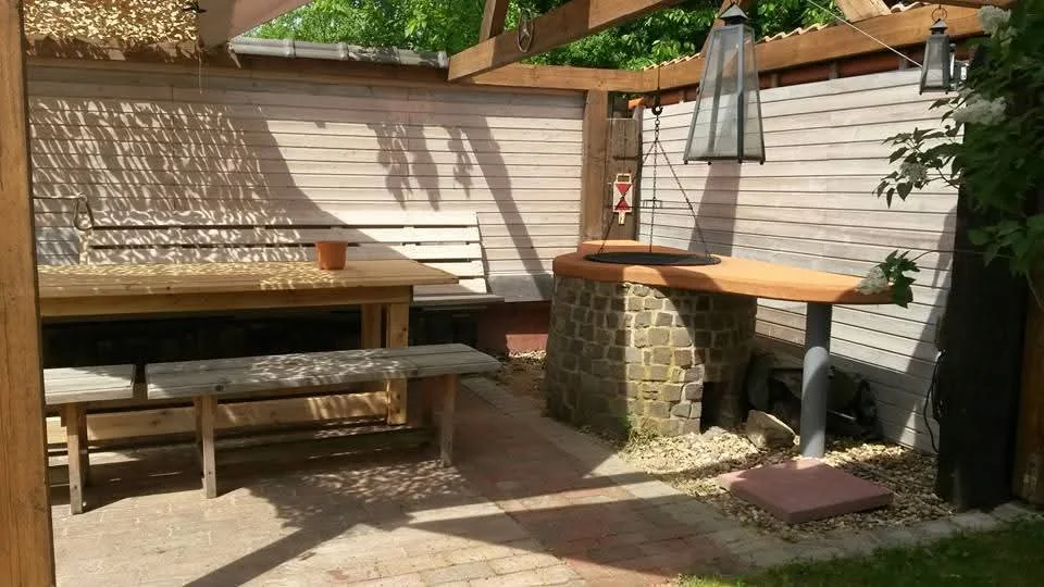 Sitzgelegenheit im Garten-, Grill- und Raucherbereich